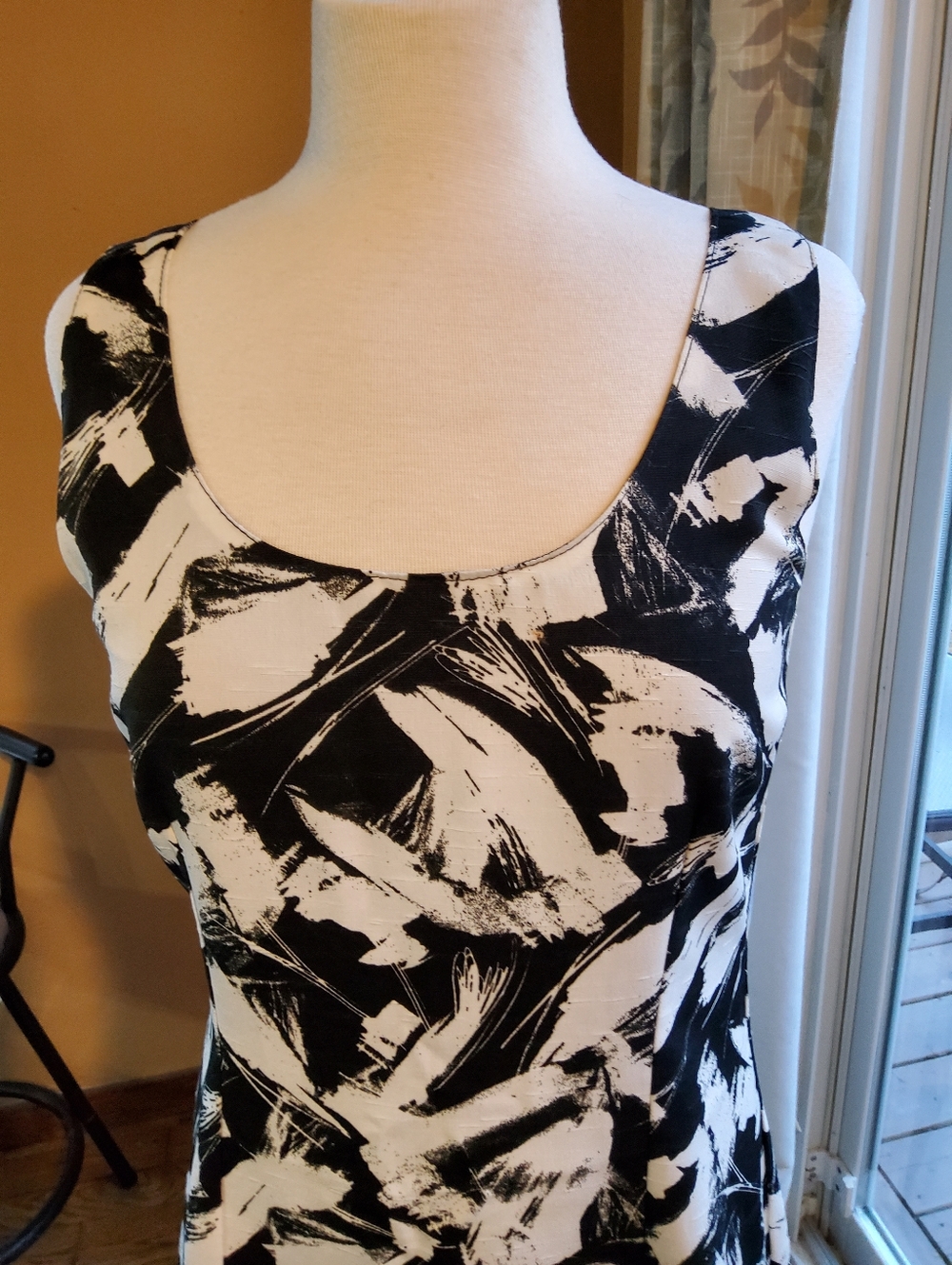 Michael Tyler International Sleeveless Black and White Abstract Print Dress - Picture 4 of 5